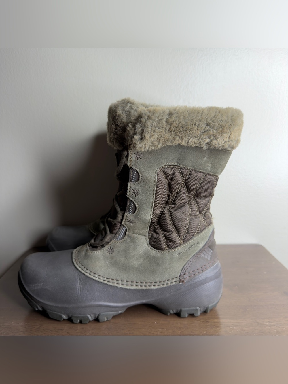 Columbia Brown Sierra Summette Mid Calf Winter Boots 8